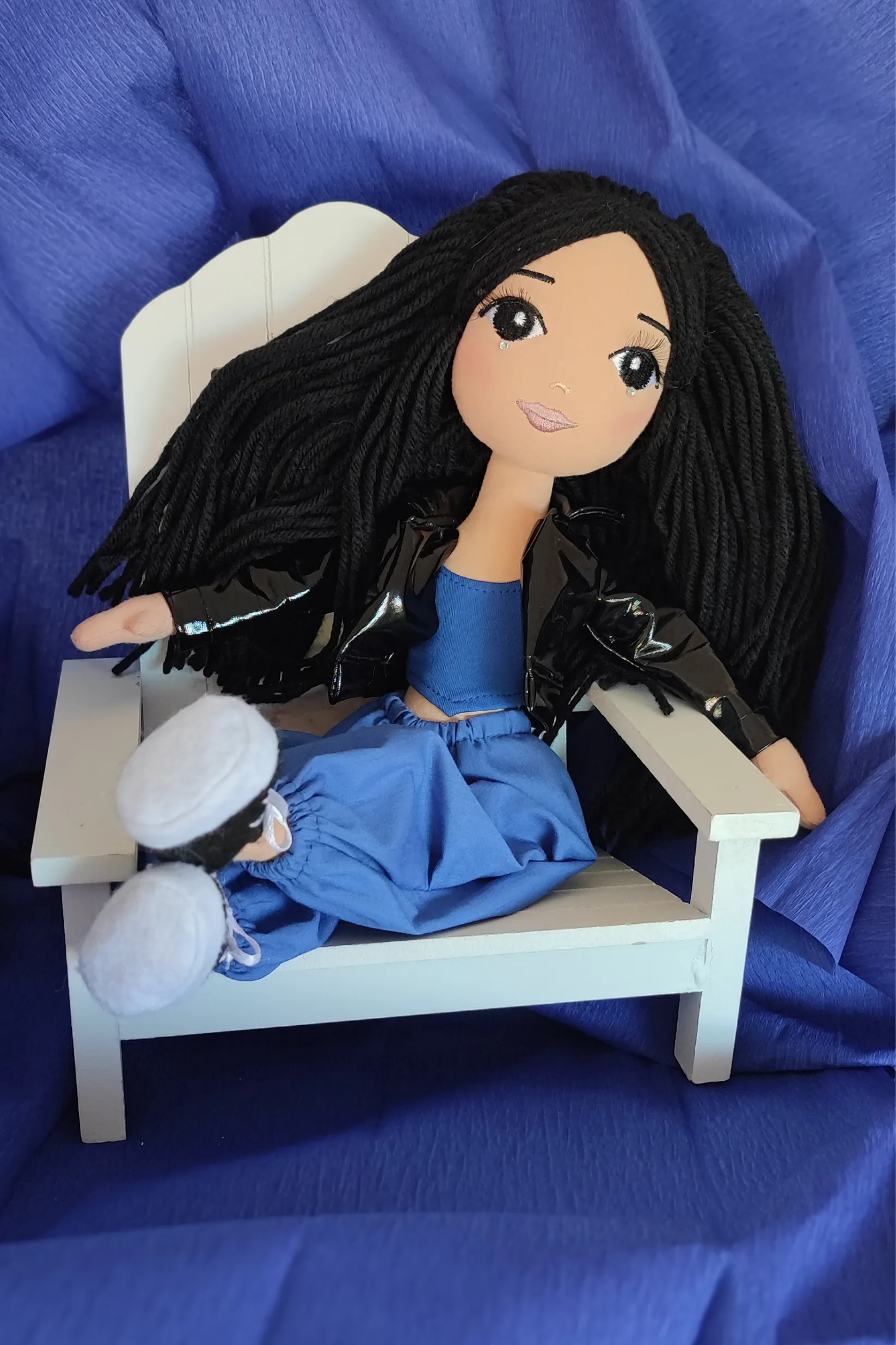 OFFER Carla Flila Doll   Oversize Set