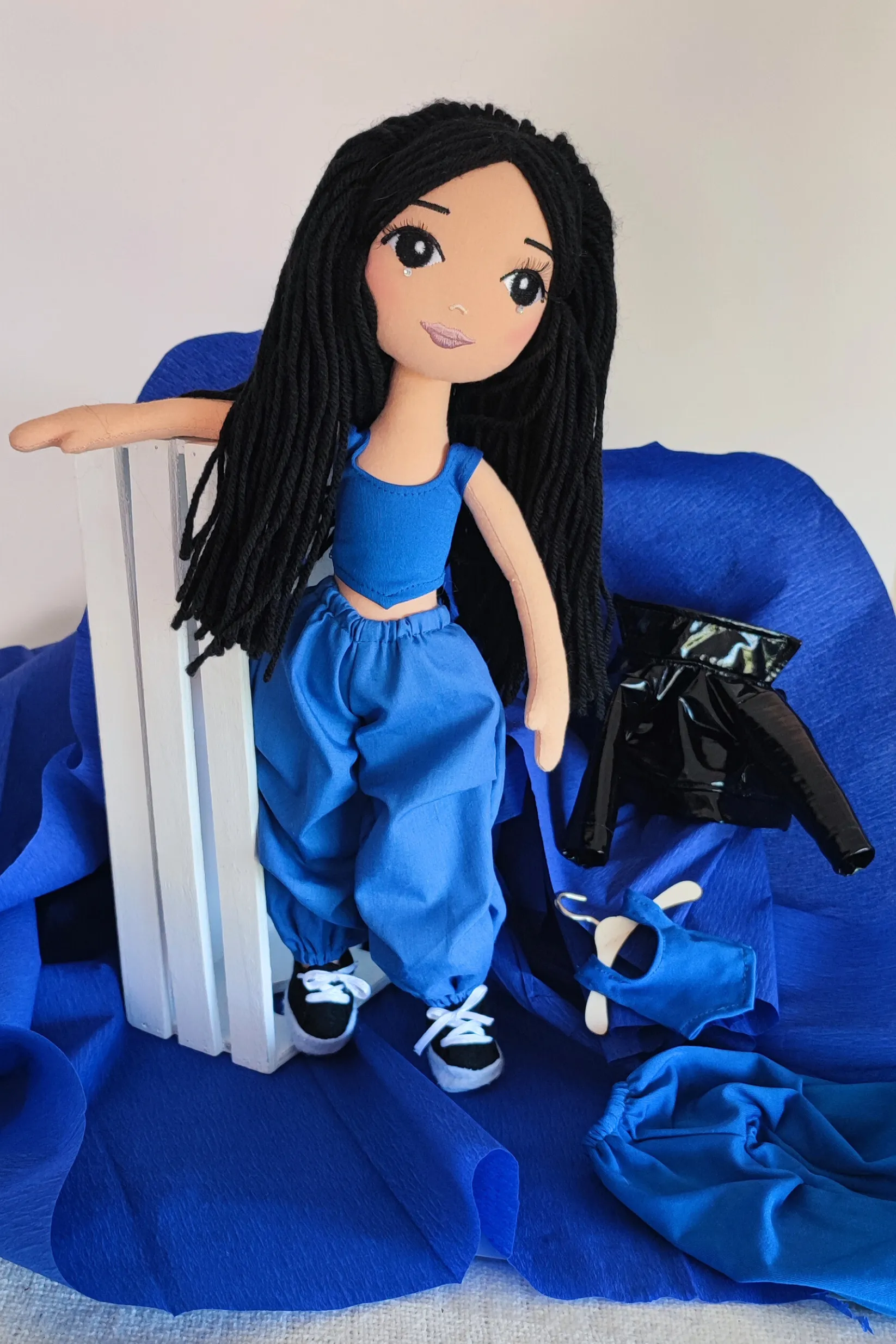 OFFER Carla Flila Doll   Oversize Set